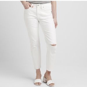 Silver jeans. Super stretch boyfriend cropped Capri jeans.
